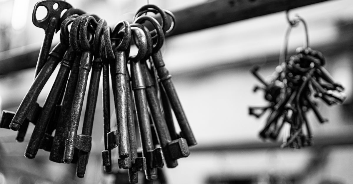 key maker professional — Pleasantville Locksmith