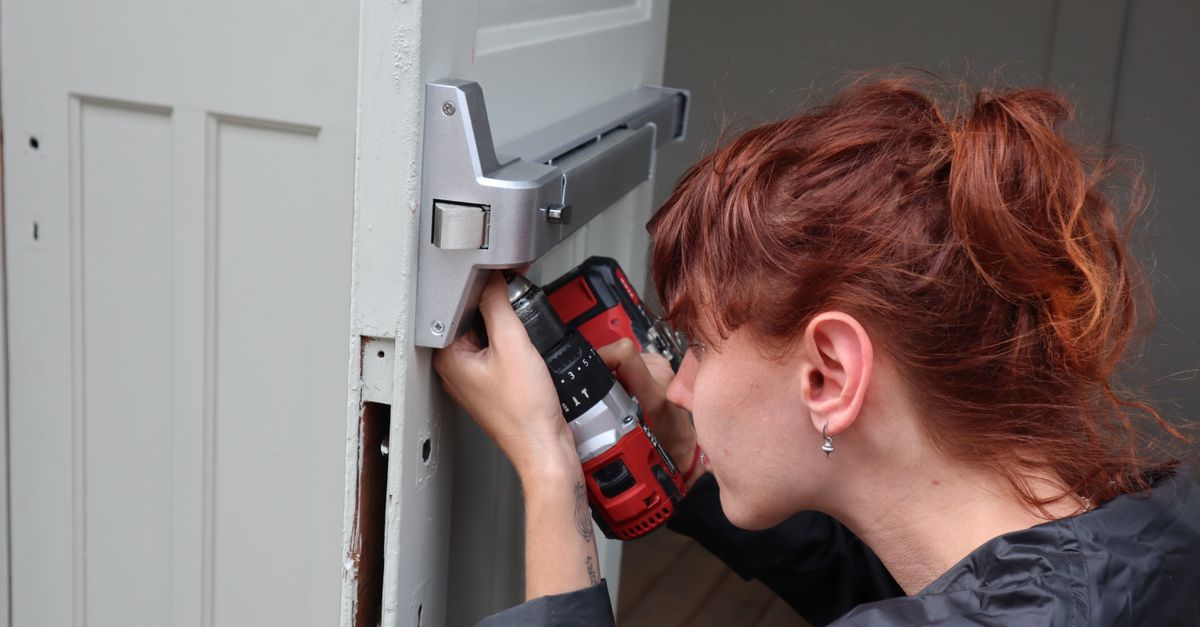 locksmith service technician — Pleasantville Locksmith